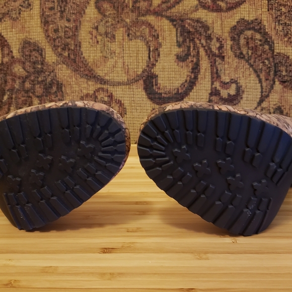 ‼️SOLD‼️⭐NWOB⭐ Donald J Pliner Cork Pump 6.5 Retai… - Picture 10 of 11